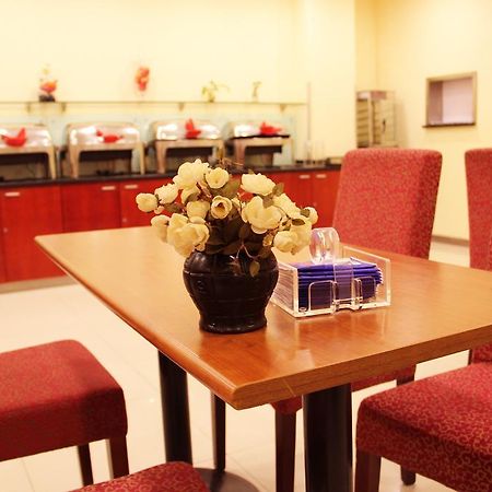 Hanting Express Jinzhou Luoyang Road Central Avenue Экстерьер фото